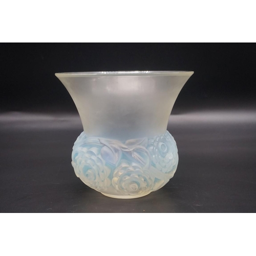 1632 - An R Lalique 'Renoncules' pattern opalescent glass vase, 15cm high.... 