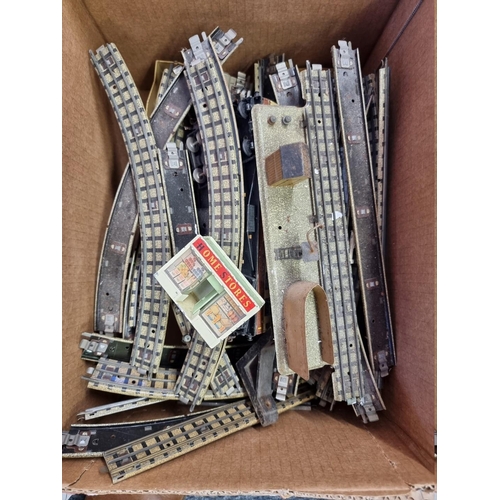 105 - Hornby: a quantity of Hornby Meccano tin railway, Dublo gauge comprising track, carriages, sidings, ... 