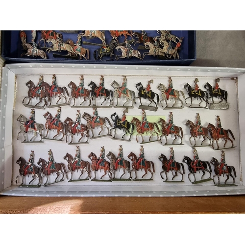 111 - Lead Flats: a quantity in three trays, late 19th/early 20th century, infantry and mounted soldiers.... 