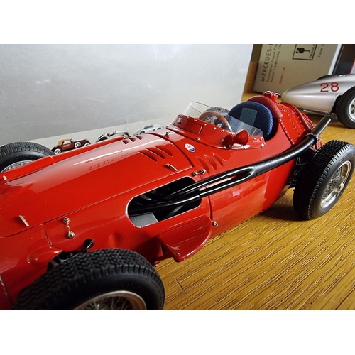 4 - CMC Models: a Maserati 250F (1957) Grand-Prix-Sieger, boxed.