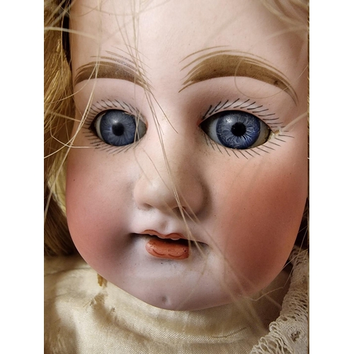 42 - Dolls: an antique 17