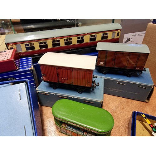 91 - Hornby Dublo: an extensive collection of circa 1950s-60s Hornby Dublo, to include: an EDP1 Passenger... 