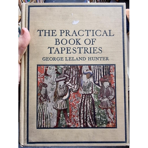 153 - TAPESTRIES/CARPETS: collection of 17 reference books, various sizes. (17)