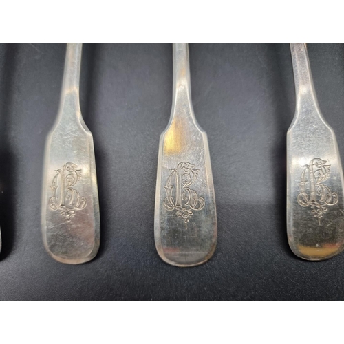 564 - A set of eight German white metal tablespoons, stamped '800', 467g, 21.5cm long. (8)... 