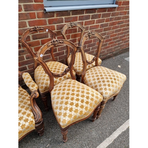 1027 - A Victorian walnut salon suite, comprising: chaise longue; occasional chair and five side chairs.... 