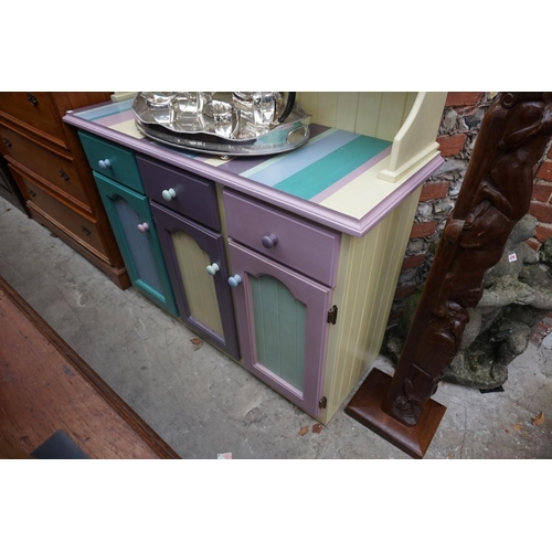 1078 - A polychrome painted dresser and rack, 121cm wide. 