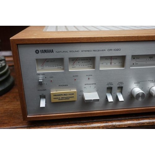 1085 - A Yamaha CR-1020 stereo receiver, 54cm wide. 