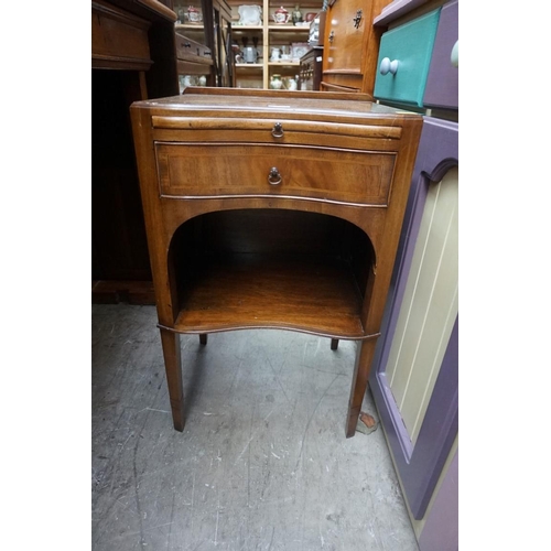 1154 - A pair of reproduction mahogany beside tables, 41cm wide. 