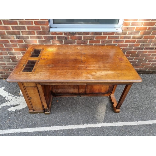 1168 - An unusual late Victorian mahogany underwriter's desk, with two pairs of opposing frieze drawers, an... 