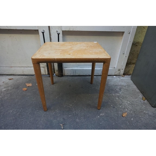 1194 - A nest of three vintage Danish oak tables, largest 93cm wide.