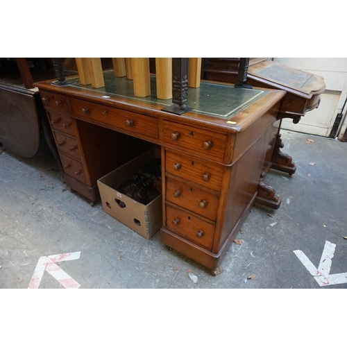 1206 - A late 19th/early 20th century oak pedestal desk, 117.5cm wide.