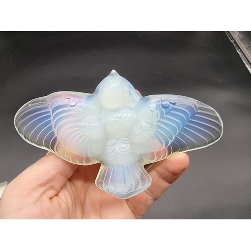 1299 - A Sabino opalescent glass bird, wingspan, 11.5cm.