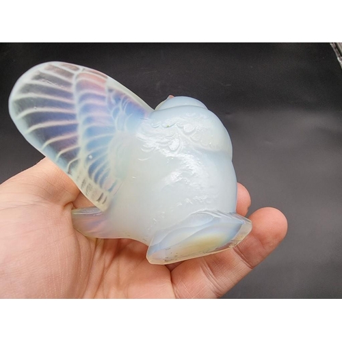 1299 - A Sabino opalescent glass bird, wingspan, 11.5cm.