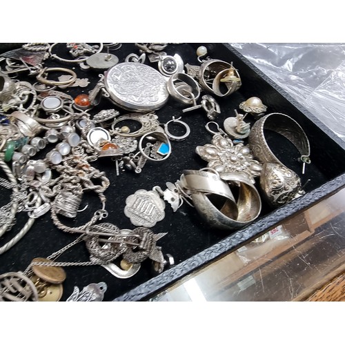 770 - A small collection of silver jewellery, to include earrings, rings, bracelets and pendants. 156g.... 