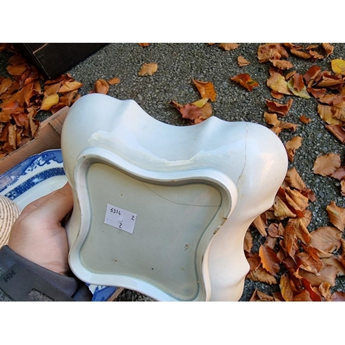 1060 - A Tuscan coffee set and other blue and white china.