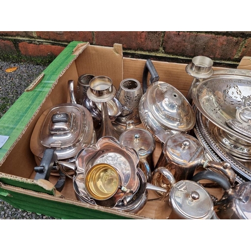 1073 - A quantity of silverplate. 