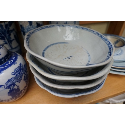 1129 - A collection of Chinese blue and white ceramics.