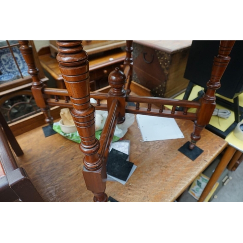 1188 - An Edwardian mahogany octagonal occasional table, 91.5cm wide.