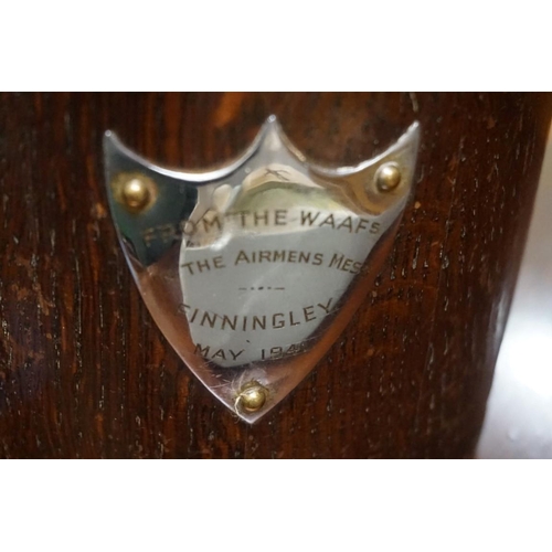 1352 - Of RAF interest: a mixed group of items, to include a walnut bookend, with plaque inscribed 'To... 