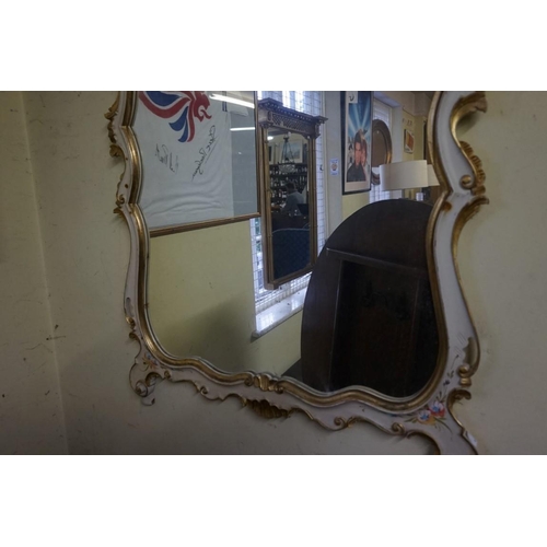 1476 - An 18th century style cream painted and parcel gilt framed wall mirror, 132.5 x 78cm.... 