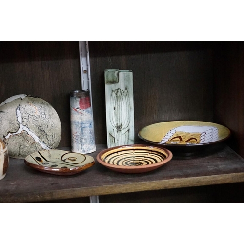 1526 - Studio Pottery: an interesting group of items, to include examples by Waistel Cooper; Micki Schloess... 