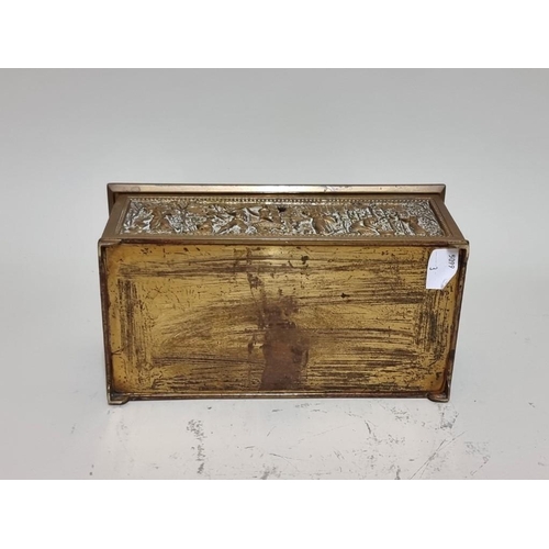 1566 - An old brass casket, 20cm wide.