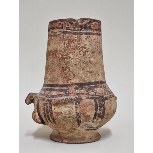 1626 - Antiquities: a pre-Columbian Mayan terracotta pot, 16.5cm high.