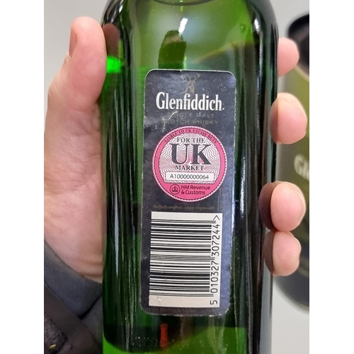 104 - A 1 litre bottle of Glenfiddich whisky; together with another similar 35cl example, each in oc. (2)... 