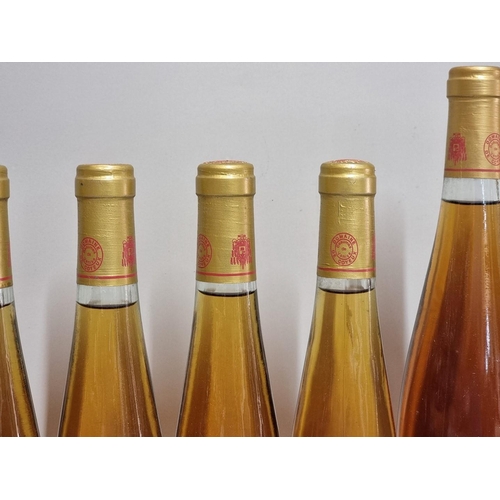 170 - Three 75cl and six 37.5cl bottles of Muscat Beaume de Venise, 1986, Domaine Coyeux. (9)... 