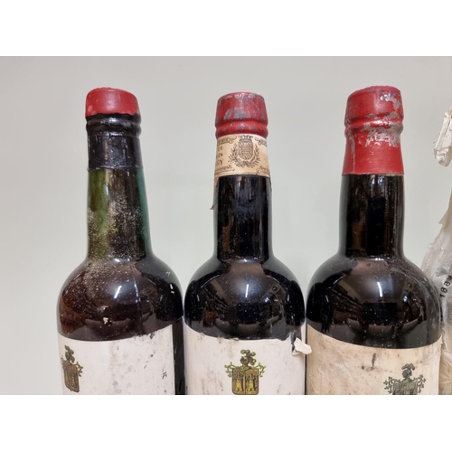 36 - Six half bottles of Oloroso Viejisimo Sherry, Antonio de la Riva, 1940s bottling. (6)... 