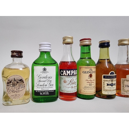 9 - A group of ten 5cl alcohol miniatures, to include: The Singleton, in oc; The Glenlivet; and Cardhu, ... 