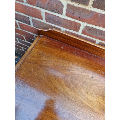 1159 - A Victorian mahogany pedestal desk, with kneehole cupboard, 122cm wide. 