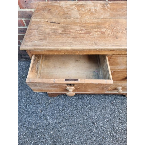 1160 - A 19th century pine chest of drawers, 89cm wide.