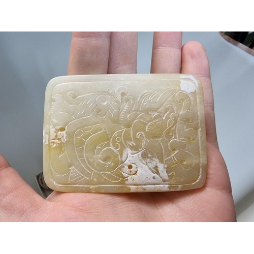 1651 - A small collection of Chinese jade and hardstone items, largest 7.5cm wide. ... 