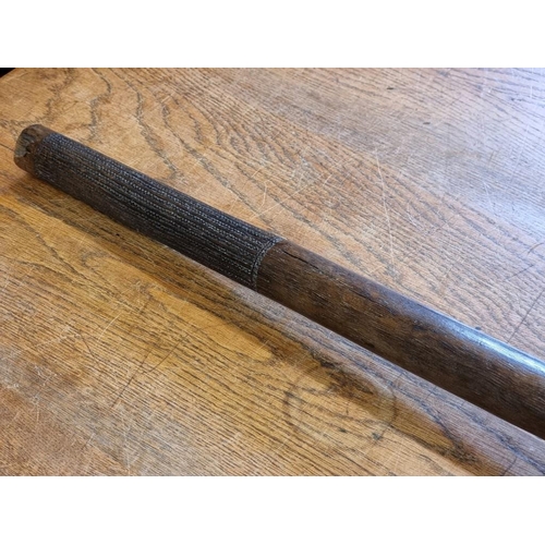 1802 - Ethnographica: a Fijian Vunikau war club, 112.5cm long.