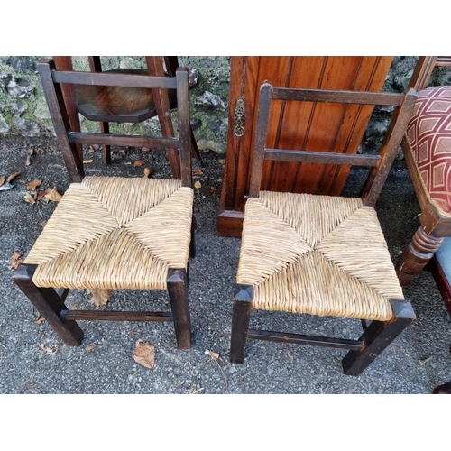 1011 - A sundry lot of furniture, to include an early 20th century oak octagonal occasional table, 74.5cm h... 