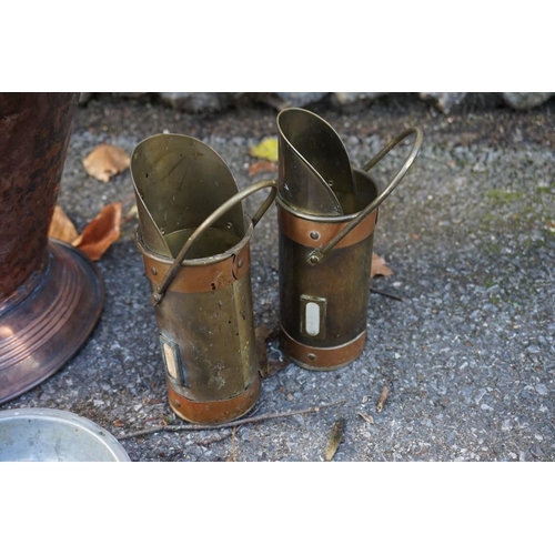 1060 - An unusual copper coal scuttle; together with other metalware. 