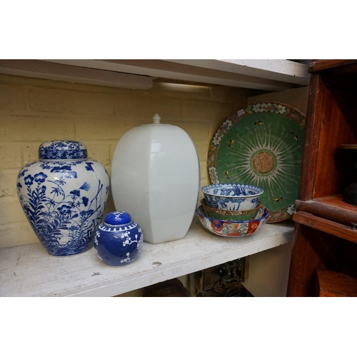 1214 - A collection of Chinese and Japanese porcelain, to include a famille rose charger, 40cm diameter. (7... 