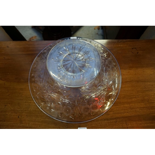 1280 - A large Stourbridge style cut glass pedestal bowl, possibly Thomas Webb, 39.5cm diameter.... 