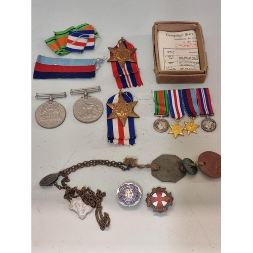 1658 - Medals: a World War II group to N Evans, RAF, Service No.1645997, in original postal box; together w... 