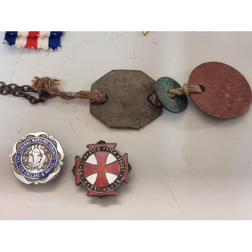 1658 - Medals: a World War II group to N Evans, RAF, Service No.1645997, in original postal box; together w... 