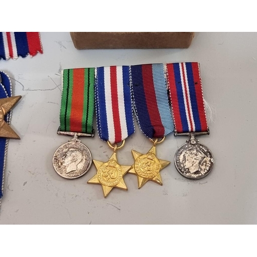 1658 - Medals: a World War II group to N Evans, RAF, Service No.1645997, in original postal box; together w... 