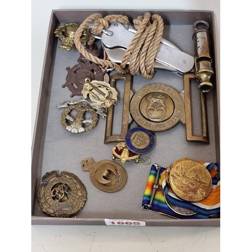 1665 - Medals: a World War I pair to 19767 Pte H G Roberts, KSLI, comprising: War Medal and Victory Medal; ... 