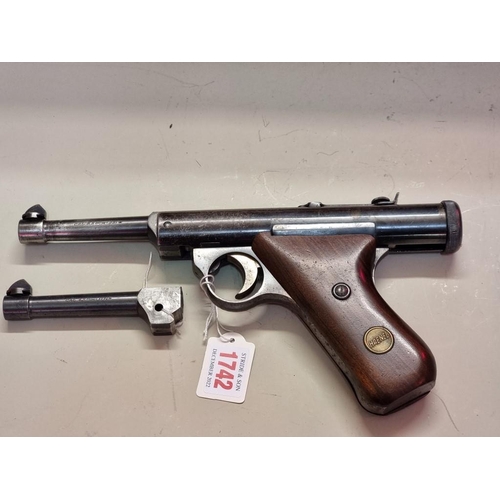 1742 - A Haenel Mod 28 interchangeable air pistol, .177 and .22 calibre, in original box, Serial No.16608.... 