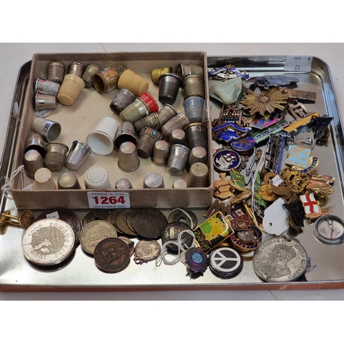 1264 - A mixed lot of badges, coins and thimbles.  