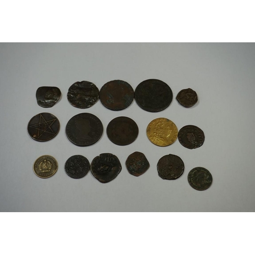 445 - Coins: a quantity of hammered and other coins. (16)