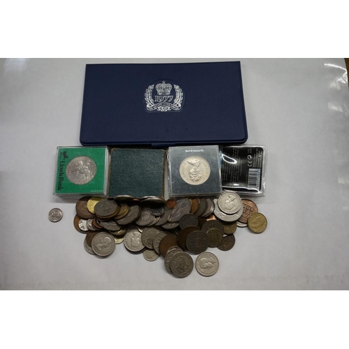 460 - Coins: a collection of UK and mixed World, to include a 1977 Silver Jubilee cased set.... 