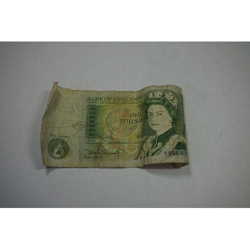 467 - Banknotes: a Bank of England Peppiatt blue emergency wartime issue £1 note, No. N40E/ 417711; togeth... 