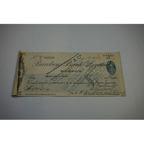 467 - Banknotes: a Bank of England Peppiatt blue emergency wartime issue £1 note, No. N40E/ 417711; togeth... 