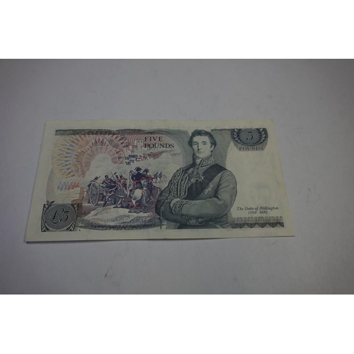 472 - Banknotes: a group of Bank Of England notes, to include; eleven J.B. Page £1 notes and a J.B. Page £... 